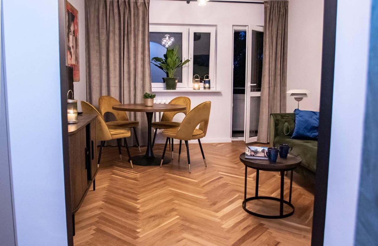 Apartament Przy Metrze Wierzbno Z Nuta Vintage Warsaw Exterior photo
